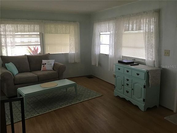 4th image of 531 Fleetwood St