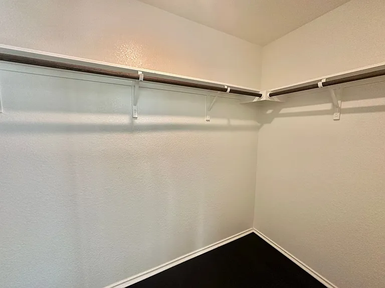 621 Xanadu Dr — Photo 12