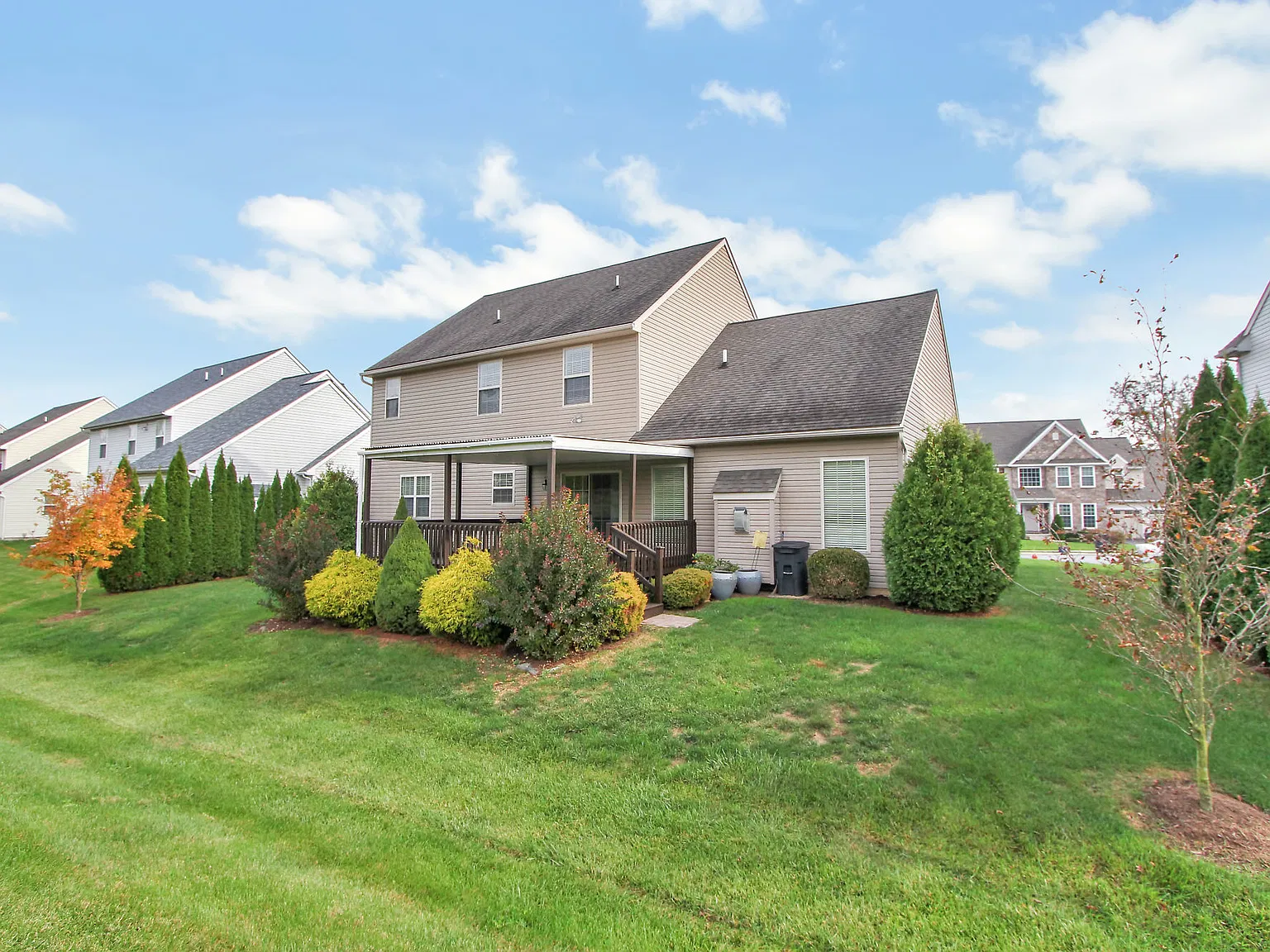 4 bed, 2.5 bath, 3444 sqft, $3,300 — Photo 4
