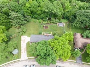 1909 76th St, Windsor Heights, IA 50324