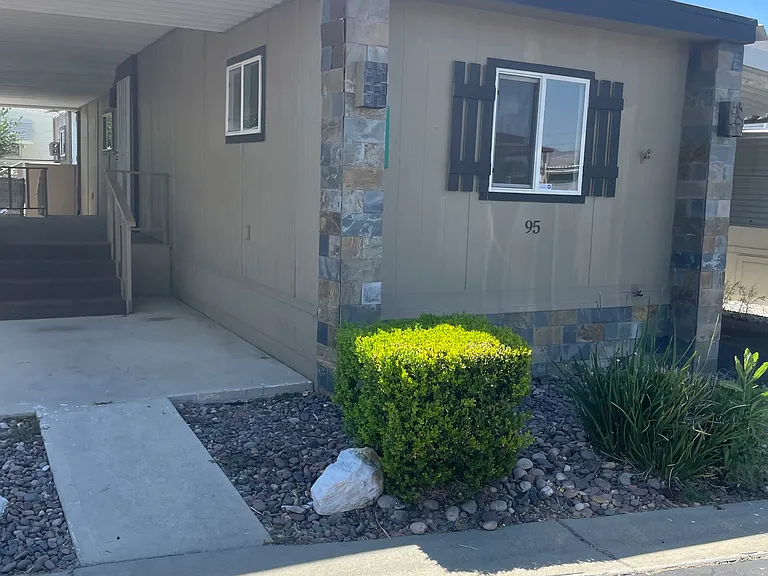 260 N Lyon Ave #95 — Photo 1