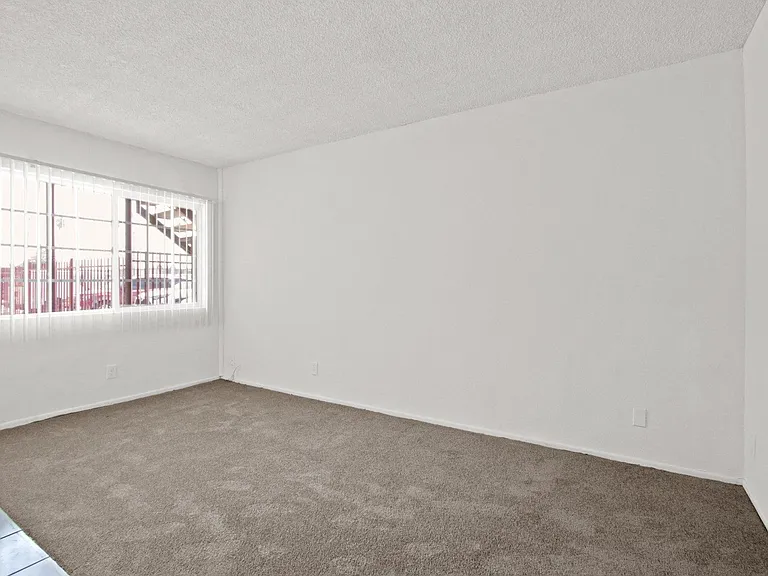 Westminster Apartments — Photo 42