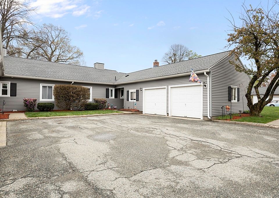 1st image of 165 Applewood Dr Unit 165