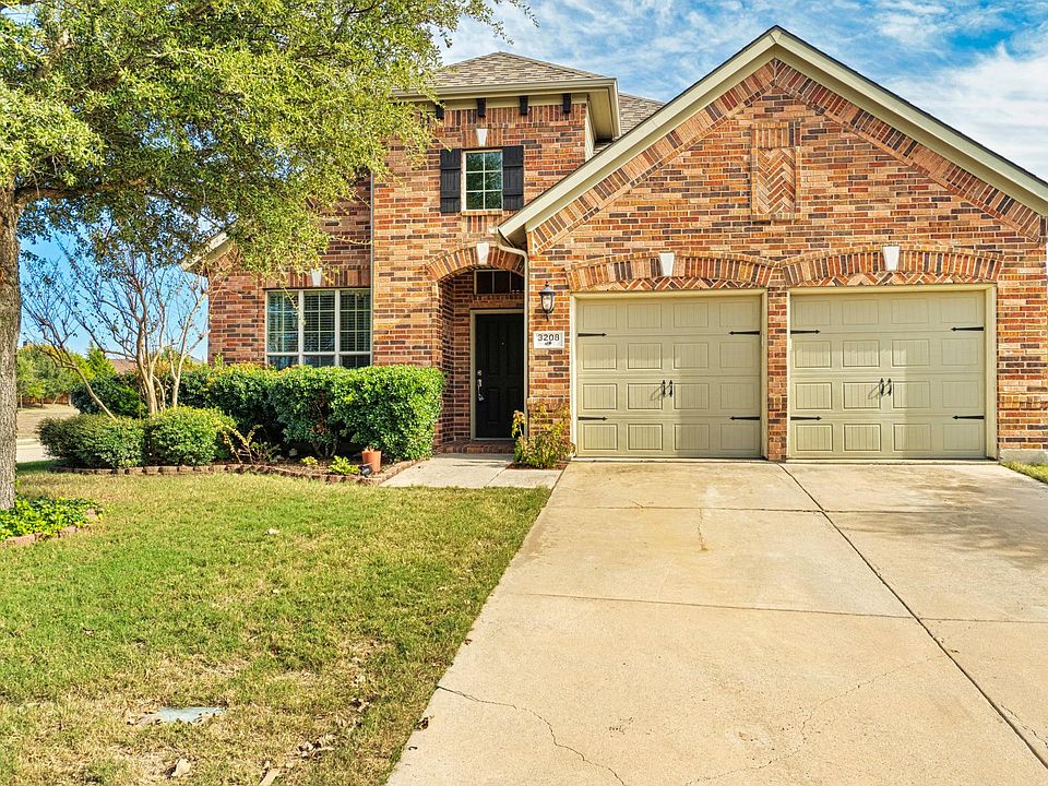 1st image of 3208 Thicket Dr