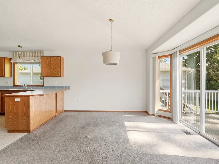 8821 N Pamela St — Photo 5