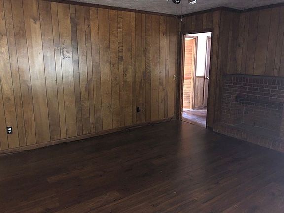 3rd image of 907 Waldroup Ave