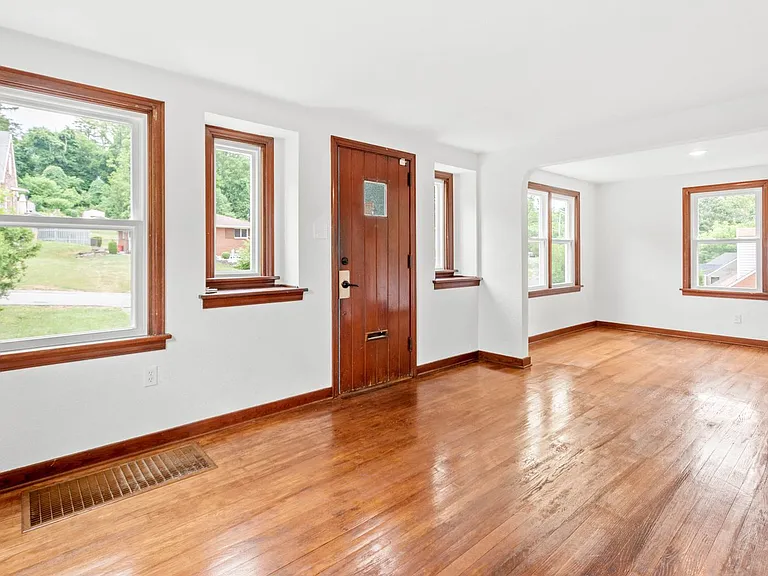 274 Idlewood Rd — Photo 12