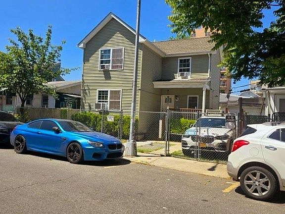 3rd image of 3042 Brighton 8th St