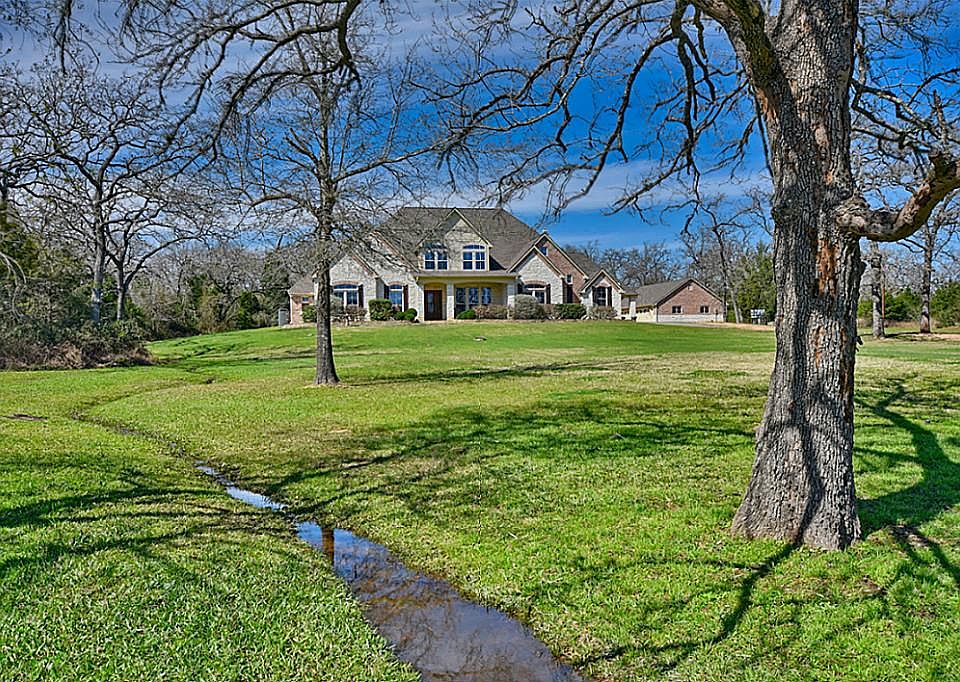 1st image of 275 Camilla Cir