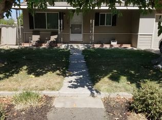 218 C St, Waterford, CA 95386