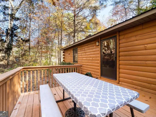 32 Walton Ln, Rabun Gap, GA 30568