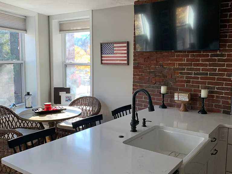 18 Main St #2 — Photo 7