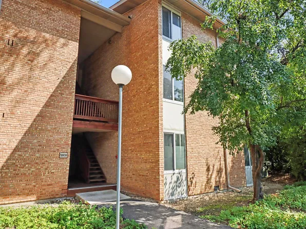 5809 Oakwood Dr APT D, Lisle, IL 60532
