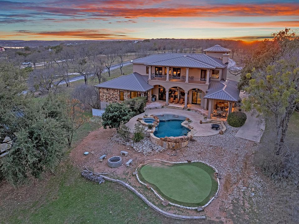 1st image of 303 Yaupon Dr