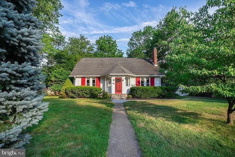 16 Ingleside Ave photo 1