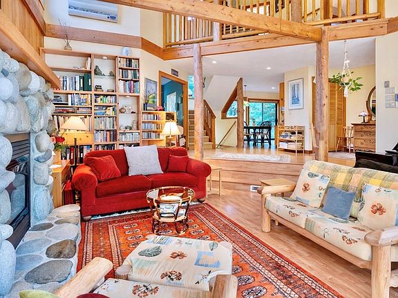 4th image of 1290 Lynn Rd