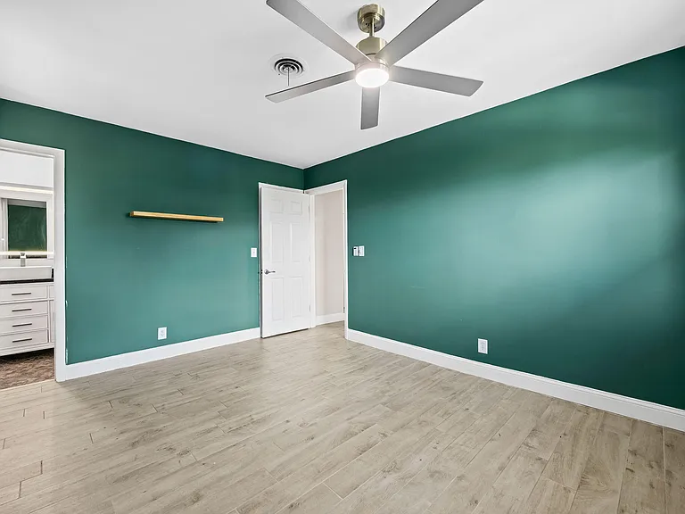 2700 NE 56th Ct #4B — Photo 11