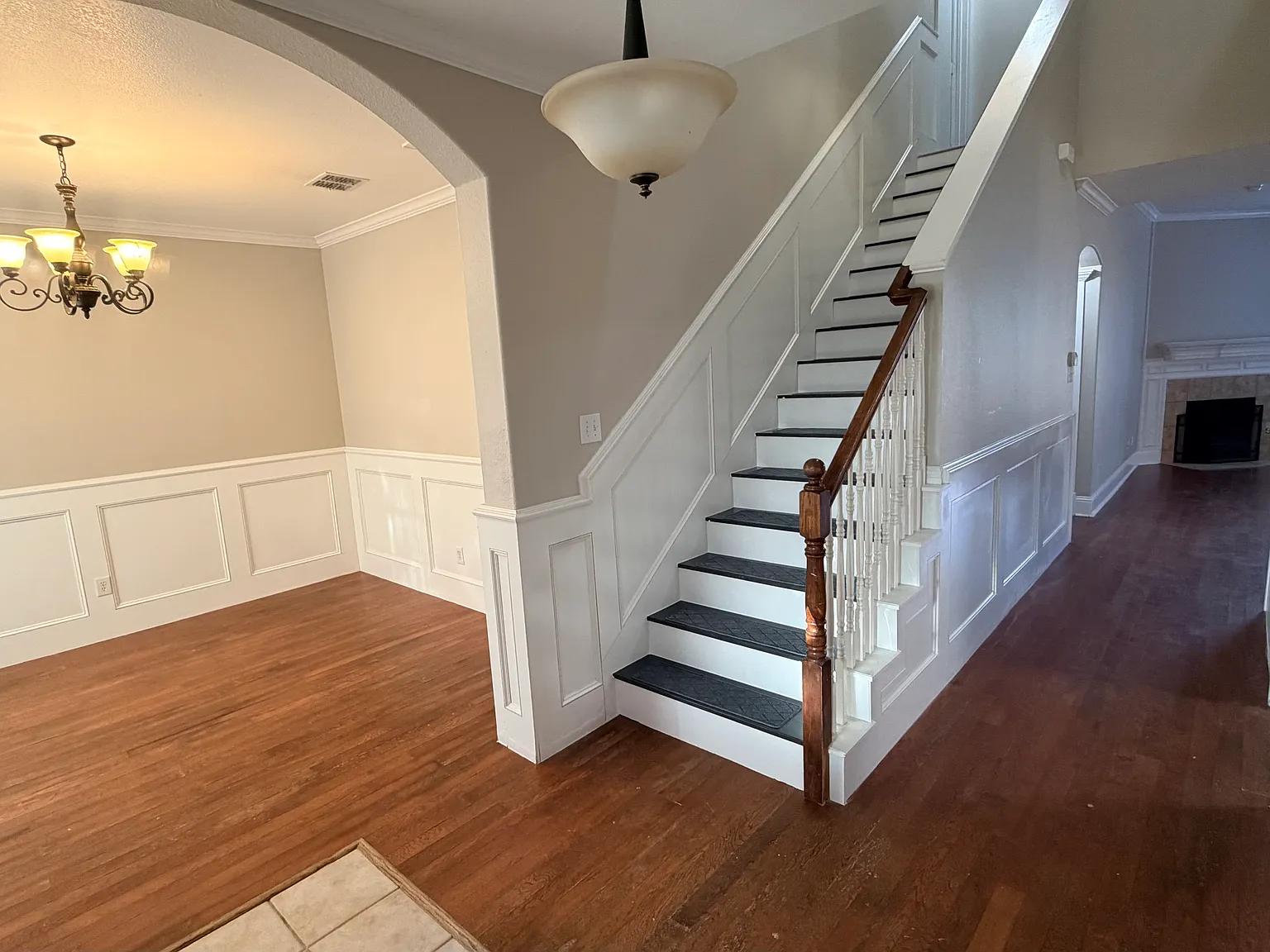 4 bed, 2.5 bath, 2447 sqft, $2,895 — Photo 2