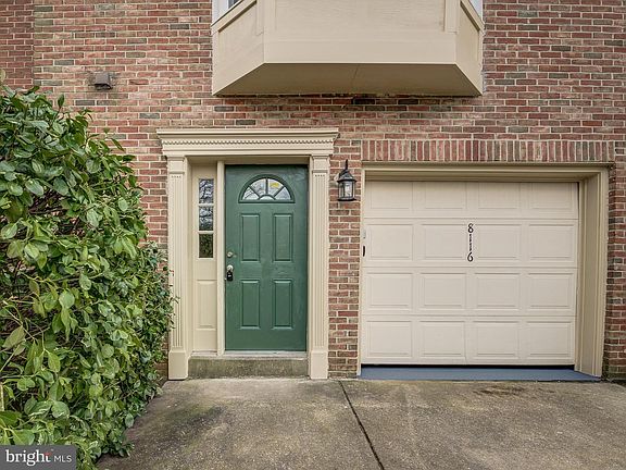 3rd image of 8116 Londonderry Ct