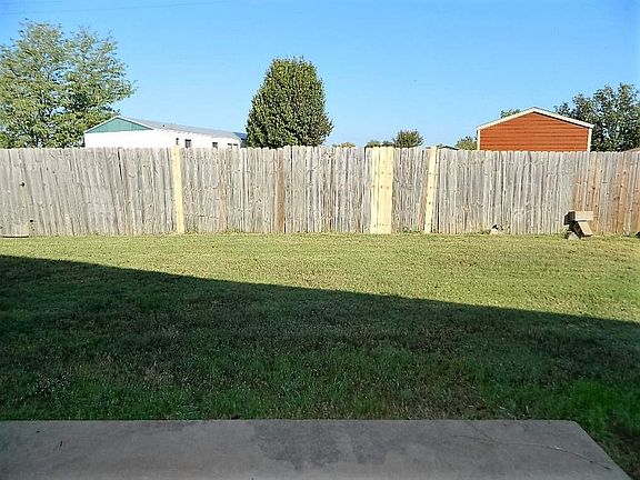 3rd image of 3815 SW Rolling Hills Dr