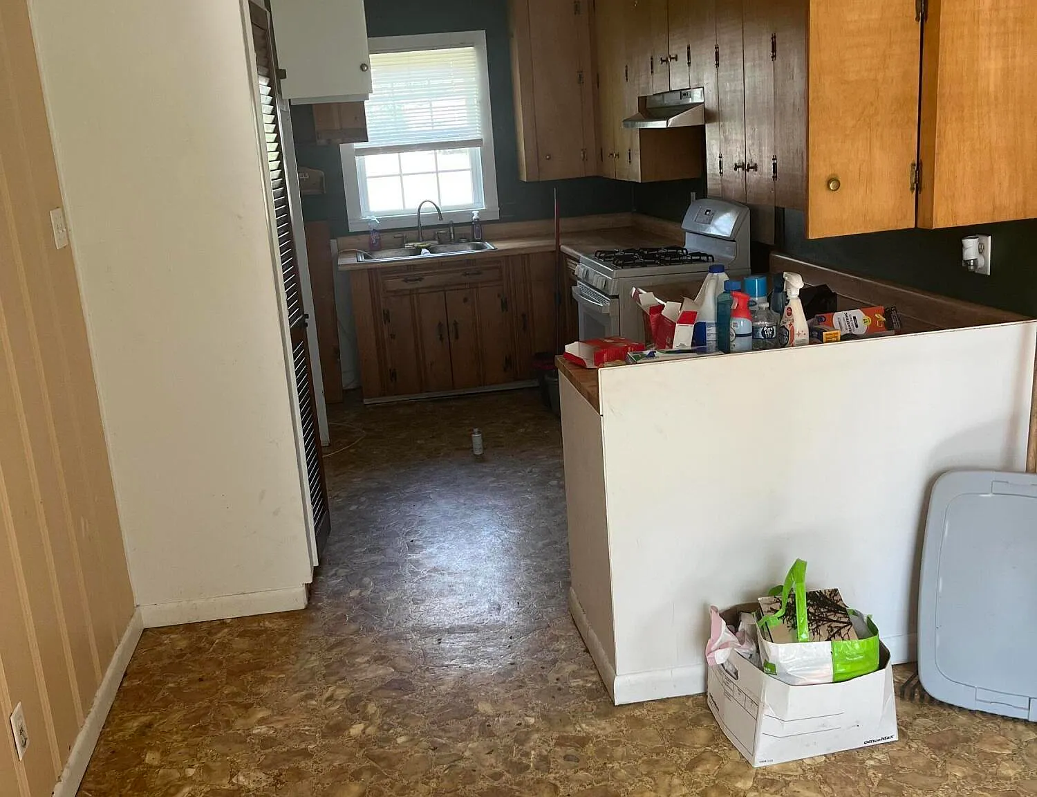 3 bed, 1.0 bath, 1100 sqft, $1,250 — Photo 3