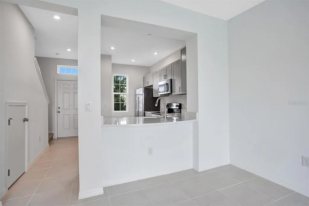 6261 Fairmont Ln — Photo 2