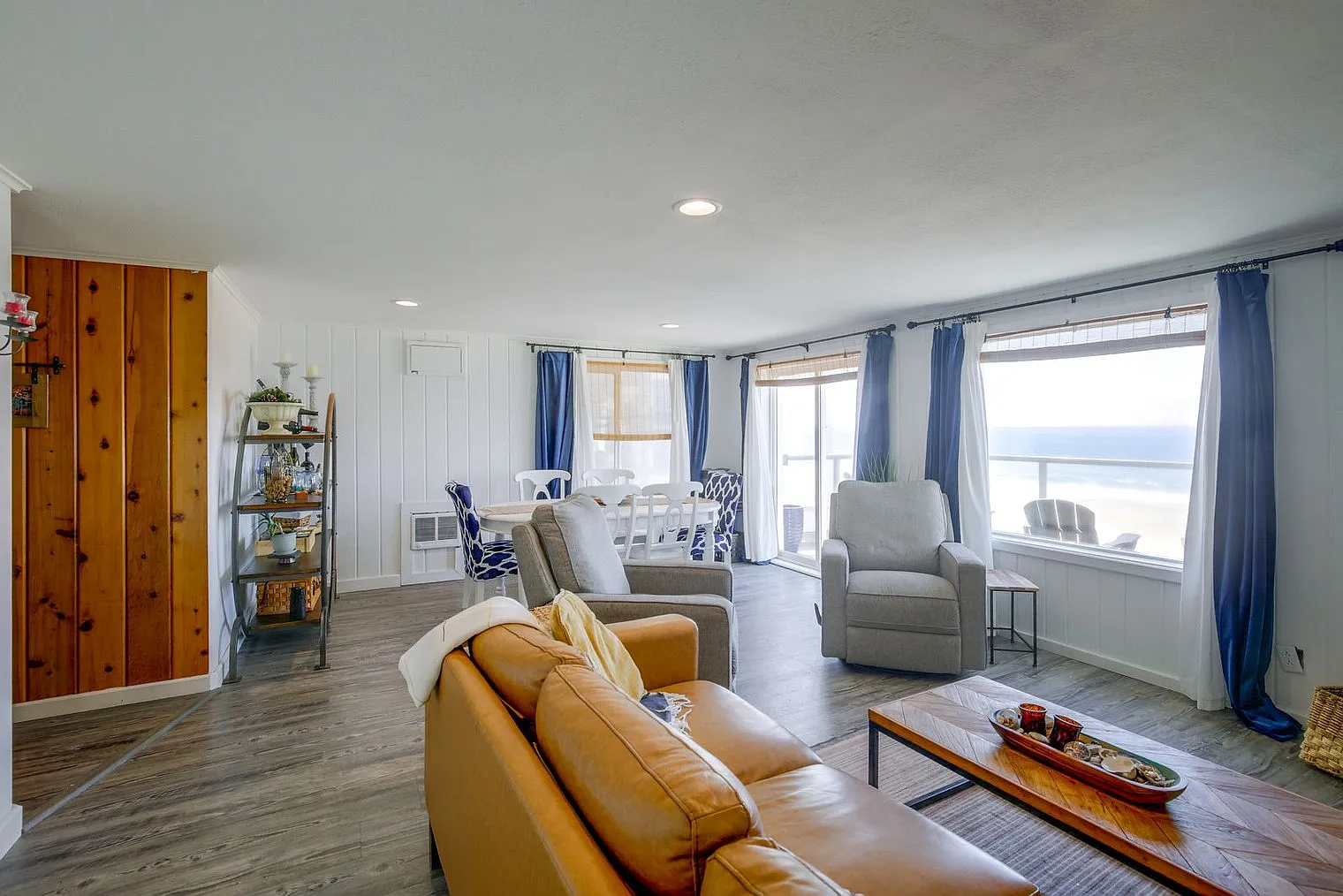 2 bed, 1.0 bath, 1399 sqft, $3,612 — Photo 1