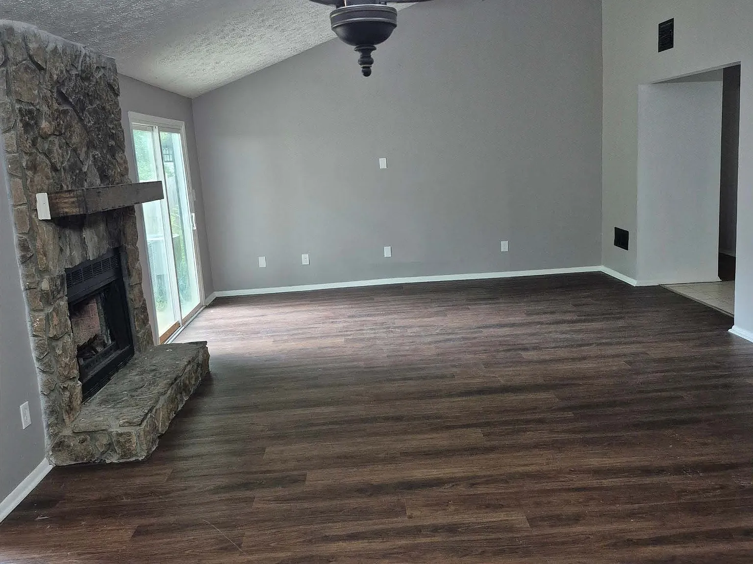 3 bed, 1490 sqft, $2,000 — Photo 3
