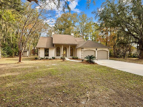 4 bedrms + flex w/ closet