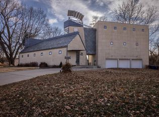 1629 Hillcrest Rd, Lawrence, KS 66044