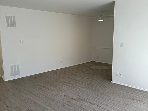 3rd image of 948 11th St #4-D