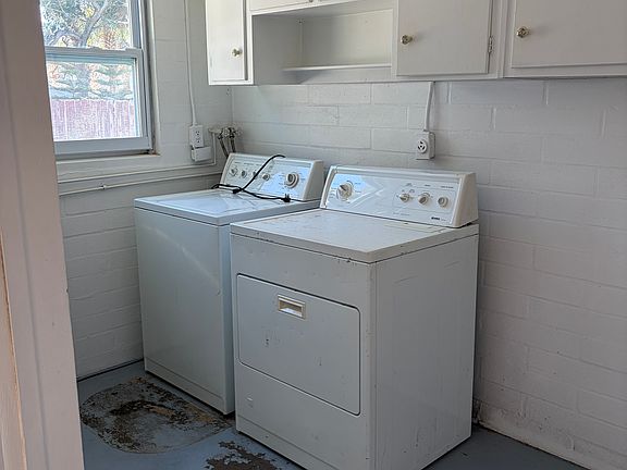 2nd image of 903 E 2nd Ave