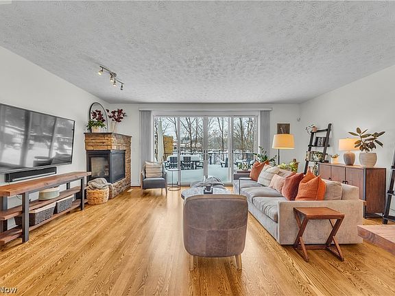 4th image of 57 Riverside Dr