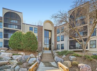 9500 Collegeview Rd APT 208, Bloomington, MN 55437