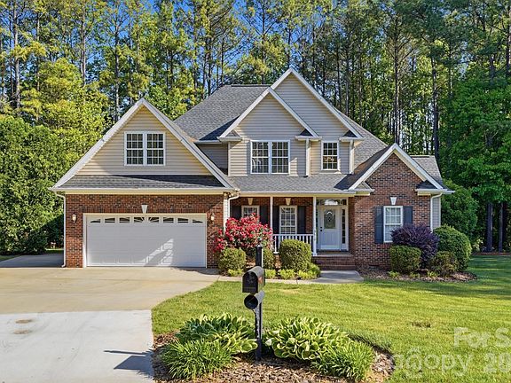 3rd image of 4610 Glasgow Ct