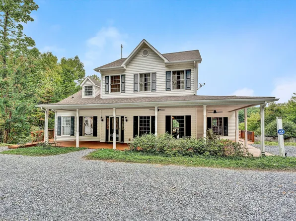 106 Tradewind Ter, Huddleston, VA 24104