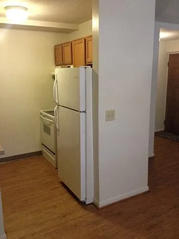 2 bed, 1.5 bath, 850 sqft, $850 — Photo 2