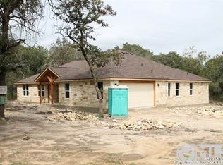 100 Wild Stallion Dr, La Vernia, TX 78121