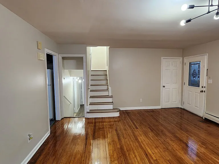 1704 Heck Ave — Photo 6