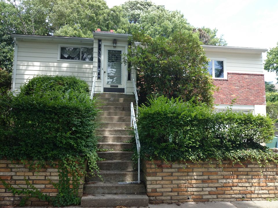 2nd image of 27 Margo Rd