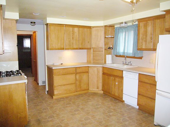 4th image of 310 Cleveland Dr