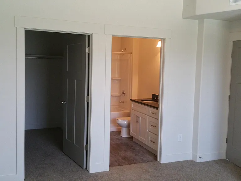 1070 E Riches Ave #15 — Photo 11