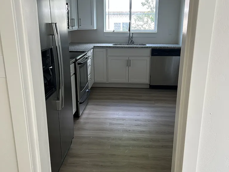 256 E Center St — Photo 13