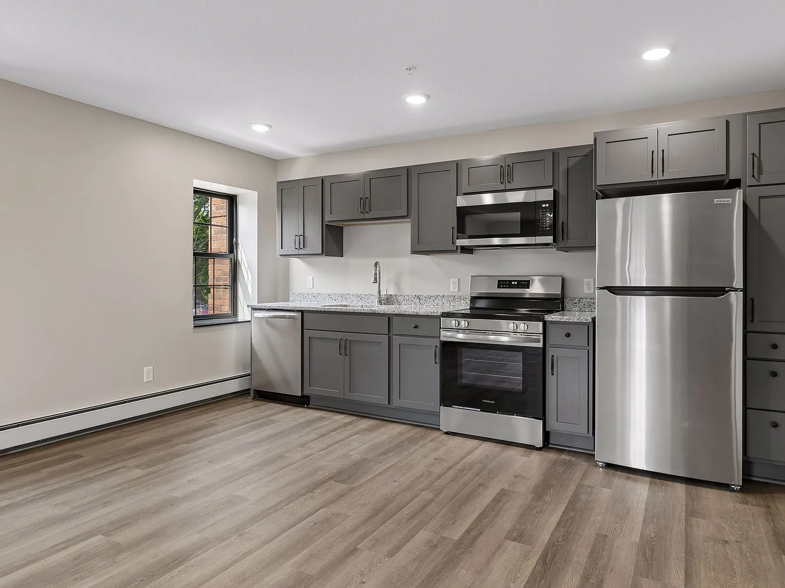 1 bed, 697 sqft, $1,550 — Photo 2