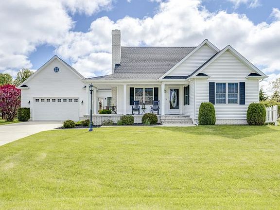 3rd image of 7010 Greenbush Ln