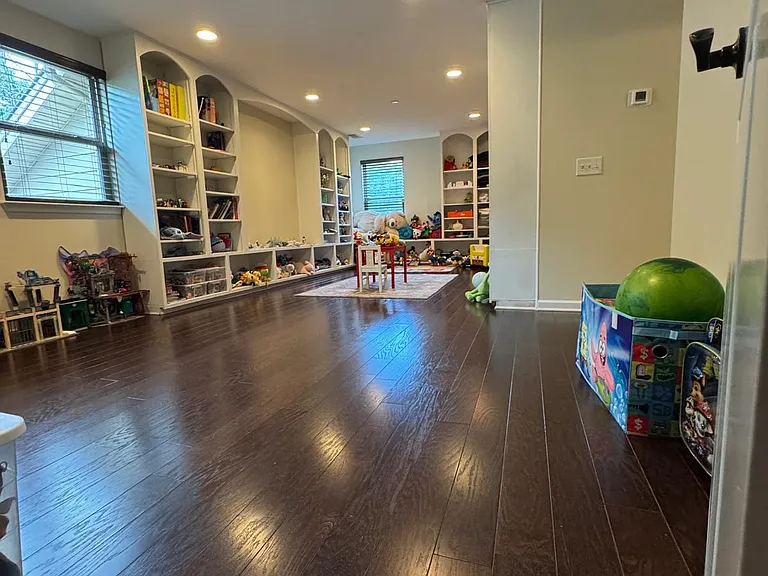 524 Fort Lee Ct — Photo 18