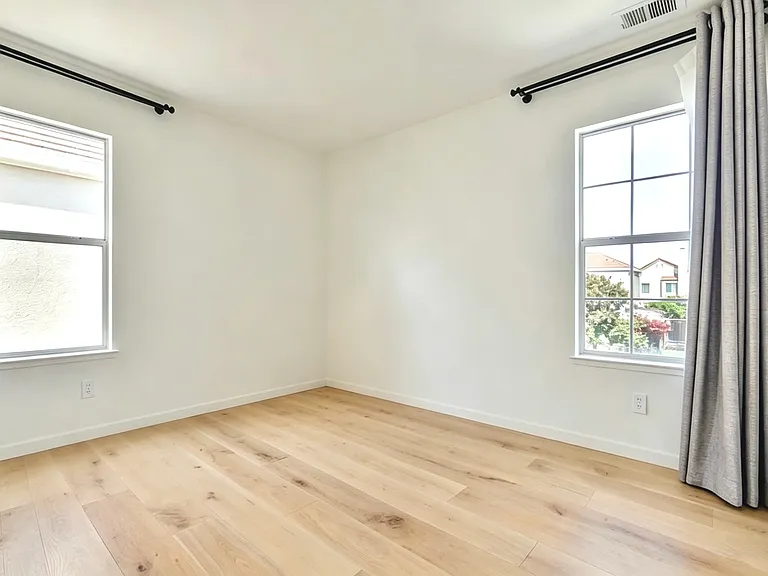 1654 Wyndham Dr — Photo 22
