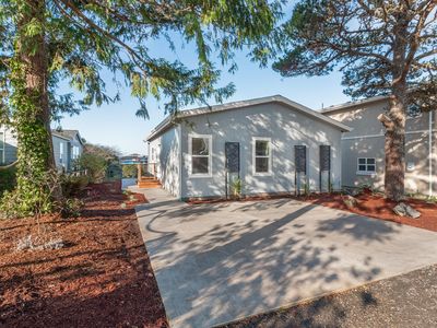265 SE Hazelton Pl, Depoe Bay, OR, 97341