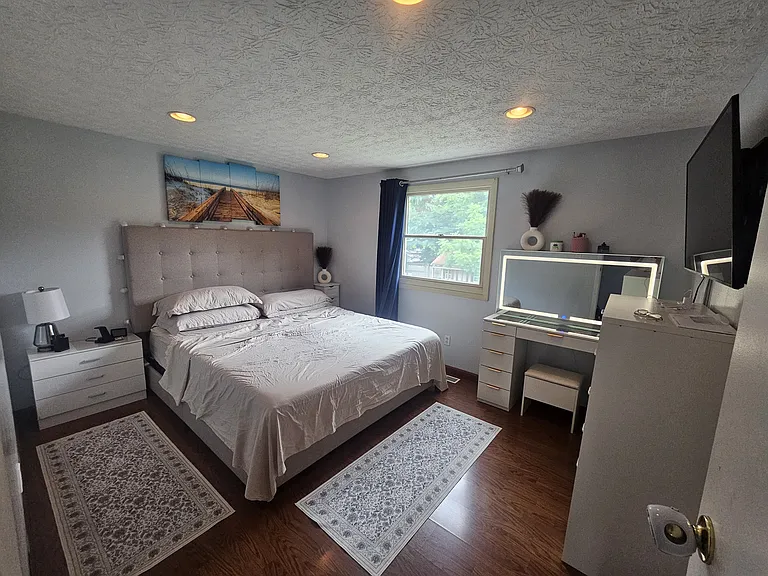 3136 Delburn Ave — Photo 32