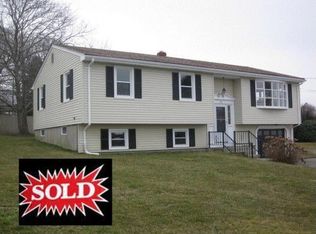 195 Kearns Ave, Tiverton, RI 02878